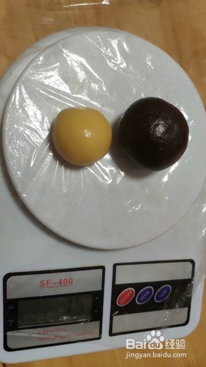 蛋黄莲蓉月饼的做法