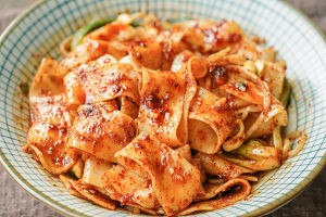 饺子皮油泼面