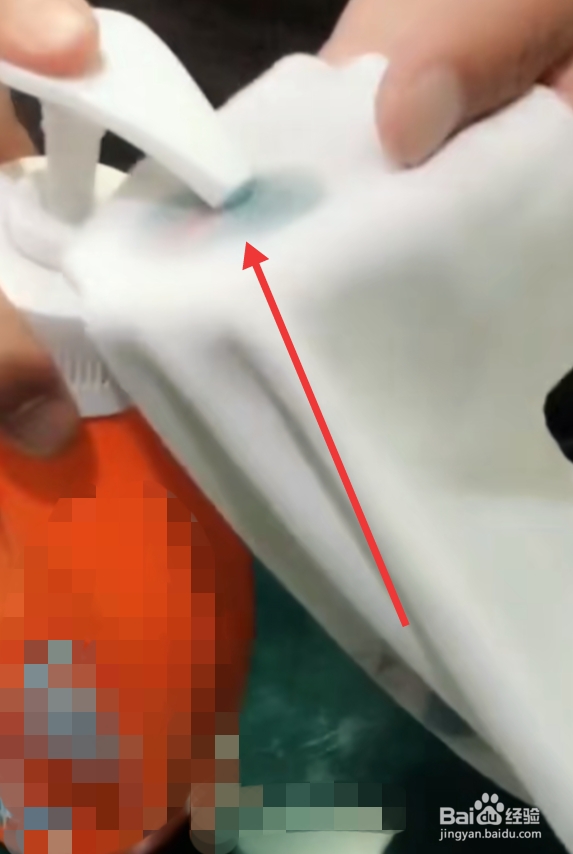 油画棒弄到衣服上怎么洗掉