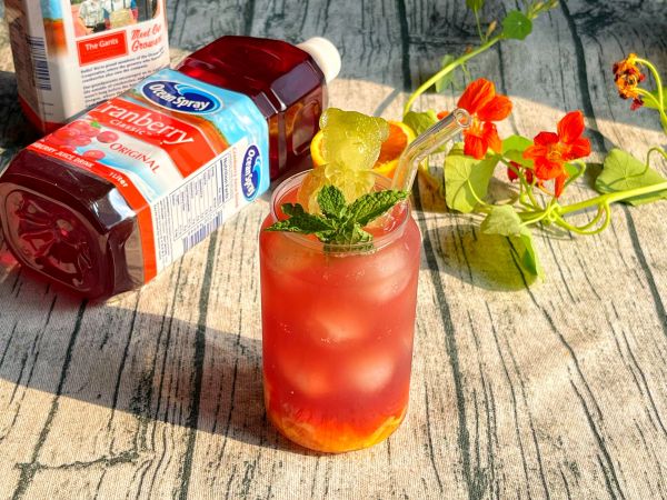 蔓越莓汁橙子冰饮