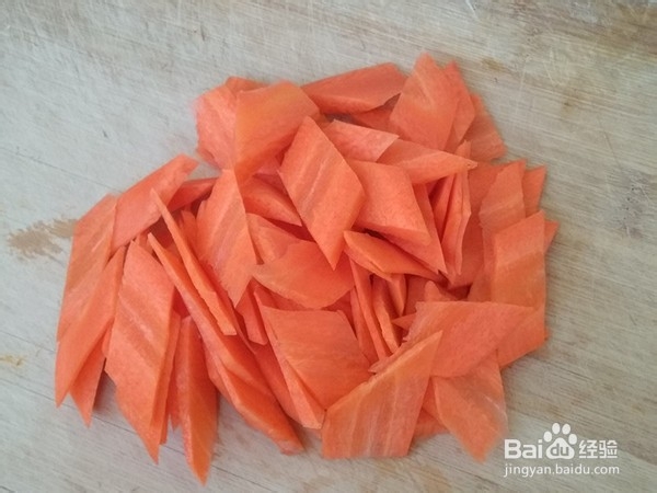 如何制作平菇炒胡萝卜