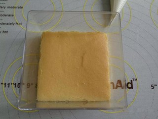 西瓜蓝莓酸奶蛋糕盒子怎么做