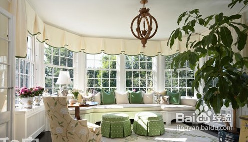 弧形飘窗设计让你的工作异常轻松