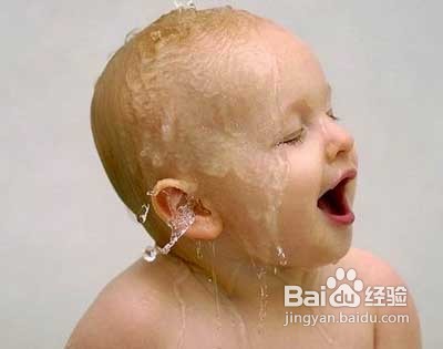炎炎夏日怎样预防宝宝起痱子