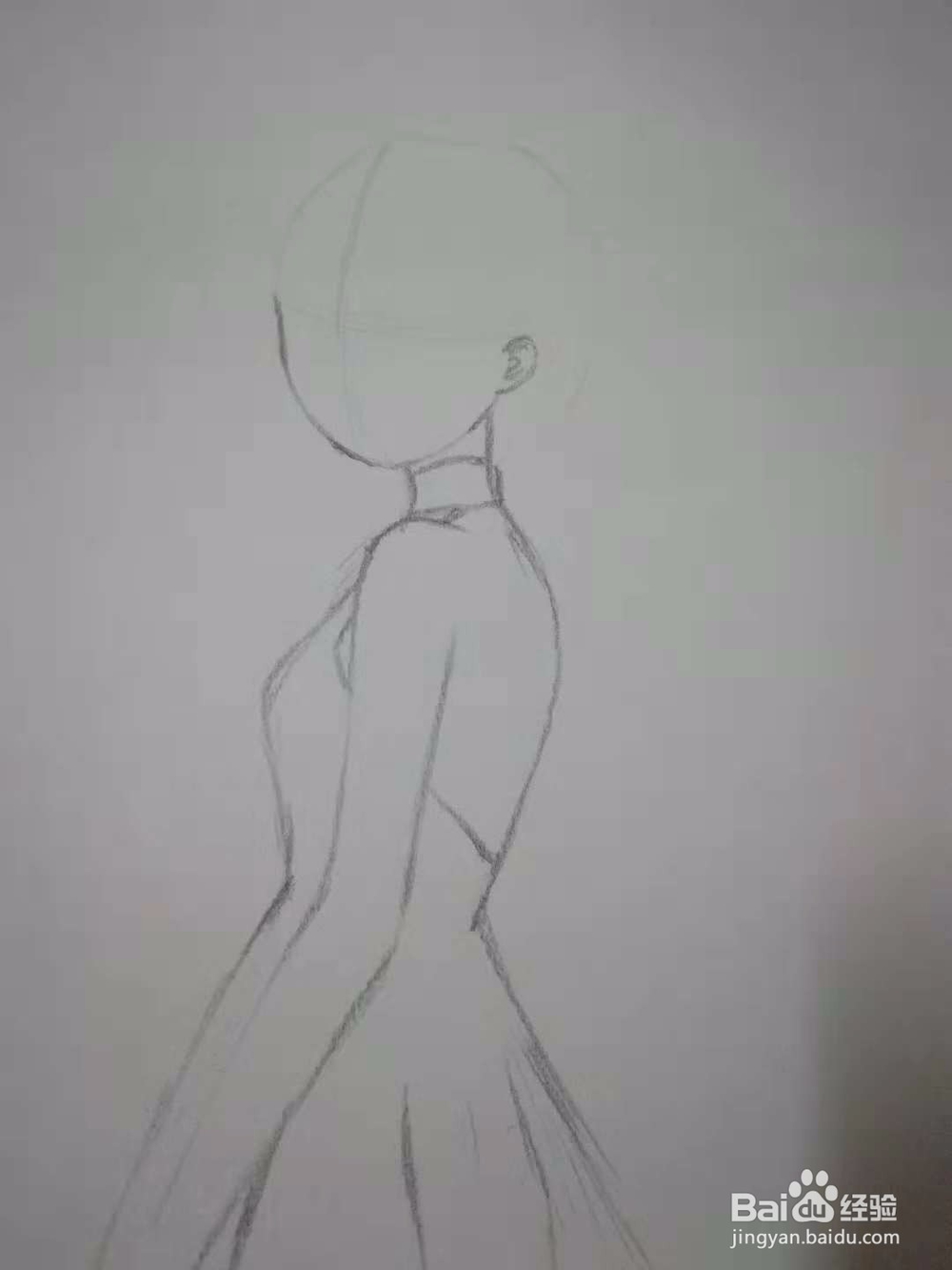 《礼服少女》漫画人物线稿手绘画法教程
