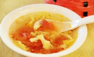 早餐吃什么？五彩炒饭+番茄蛋汤