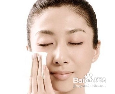 干性皮肤夏季如何保湿补水才能展现滋润肌肤