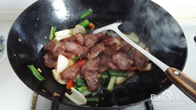 腊肠炒大蒜的做法