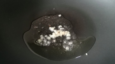番茄焖太阳鱼的家常做法