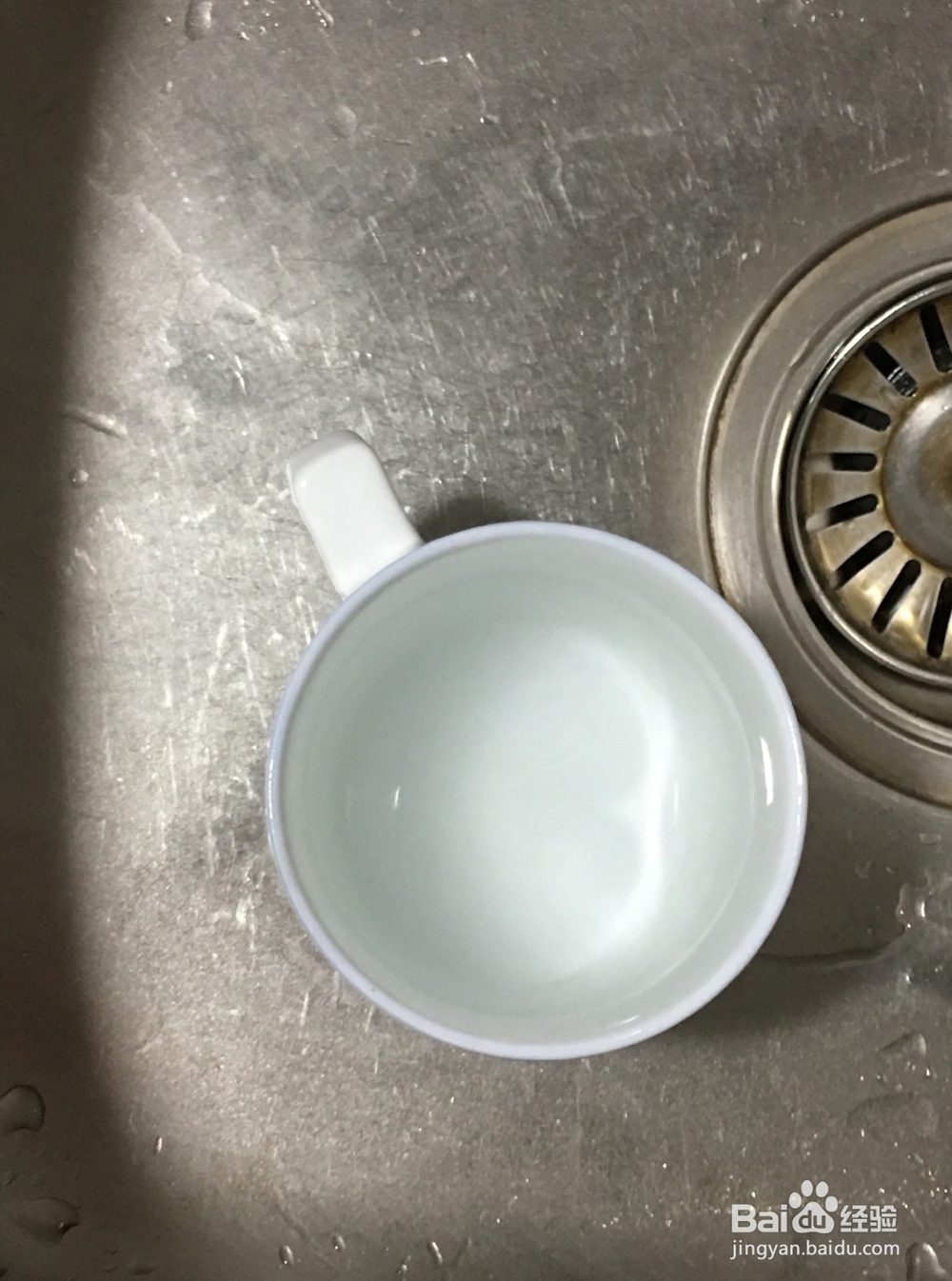 杯子沾满茶渍或污渍怎么处理呢