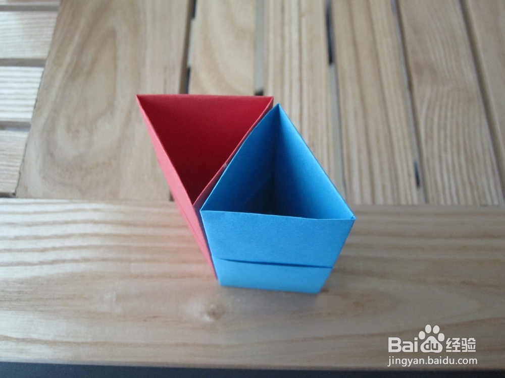 如何制作彩色折纸笔筒