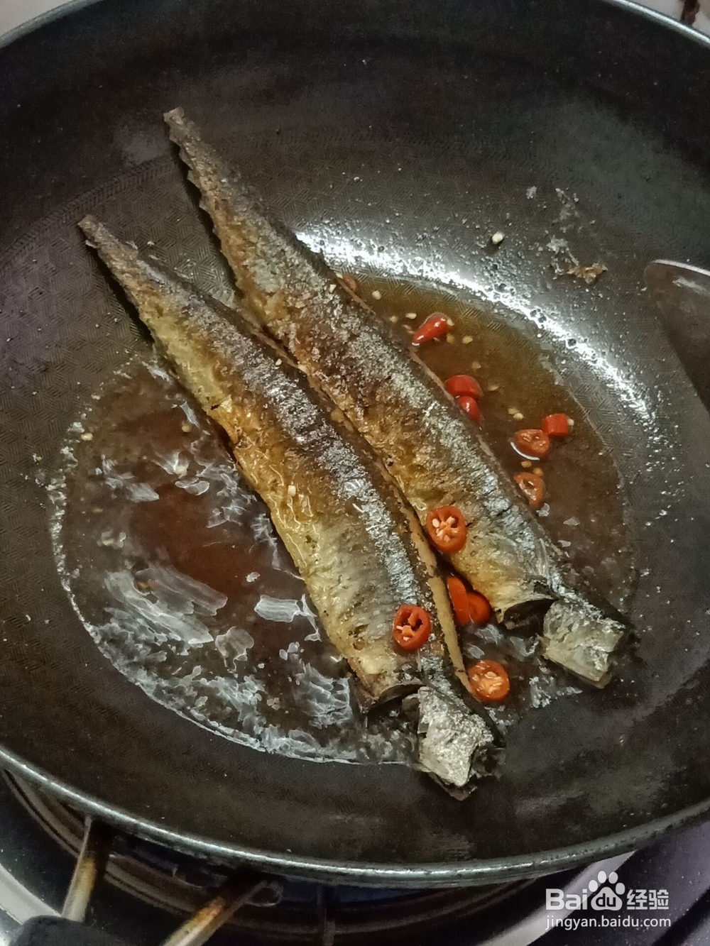 油煎香辣秋刀鱼怎么做