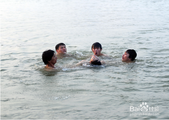 遇到有人溺水怎么办