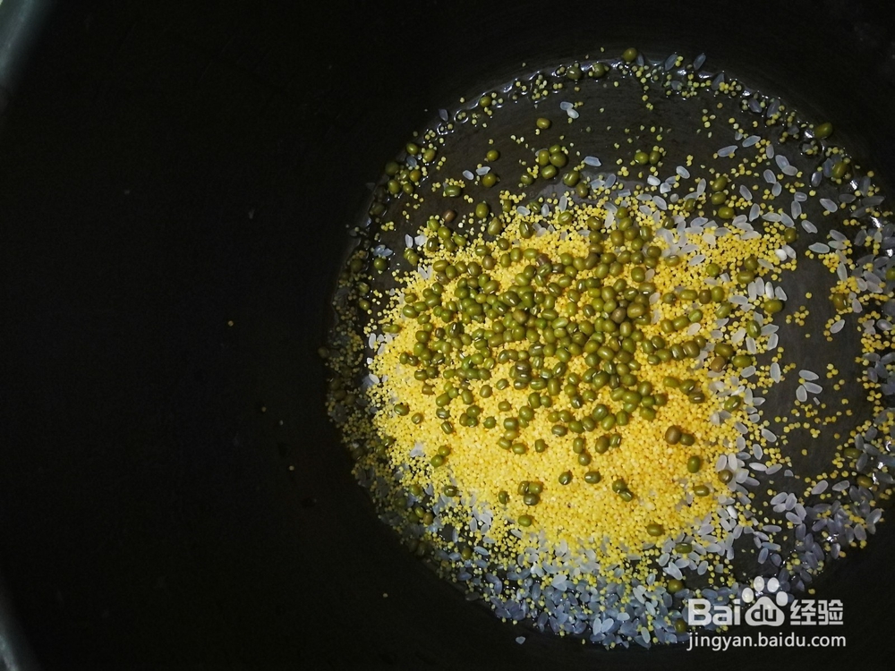 简单易操作的早餐粥——二米绿豆粥