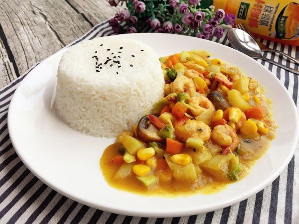 鲜虾杂蔬咖喱饭