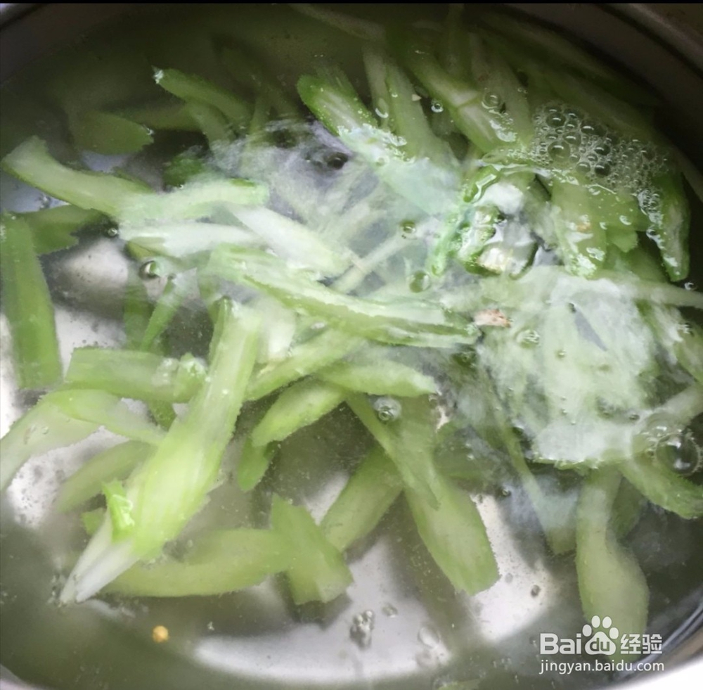 油豆腐丝拌西芹