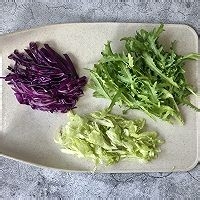如何制作美味的碧根果蔬菜沙拉
