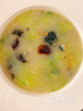 皮蛋黄瓜汤的做法