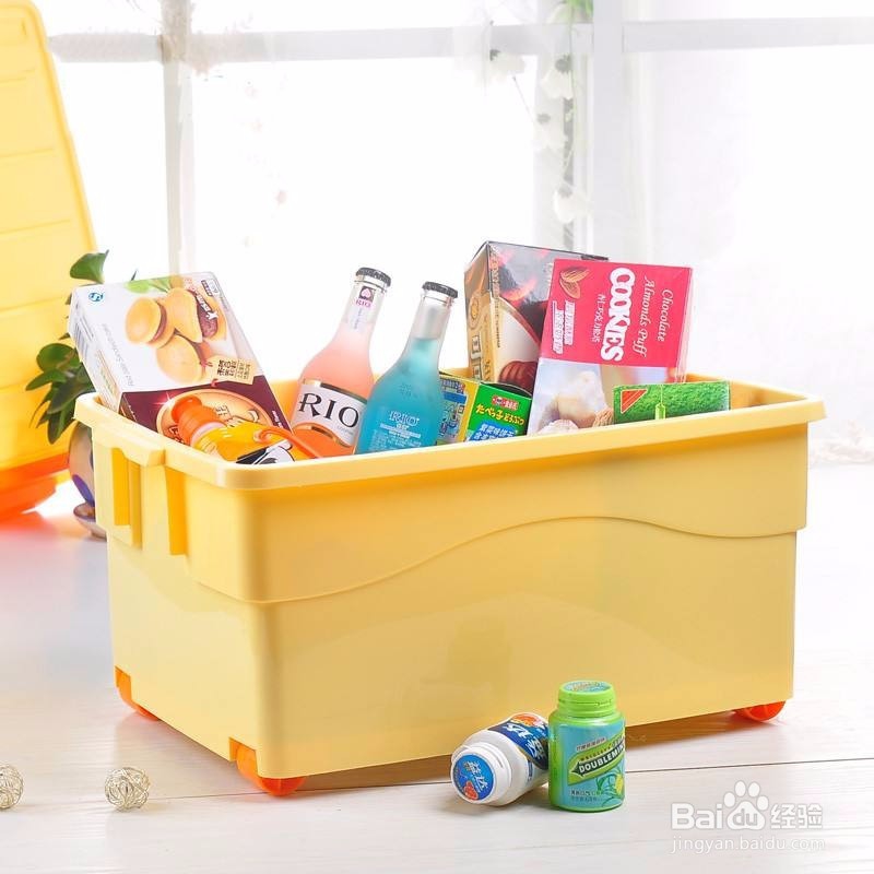 用手动剃须刀刮胡须的方法步骤？