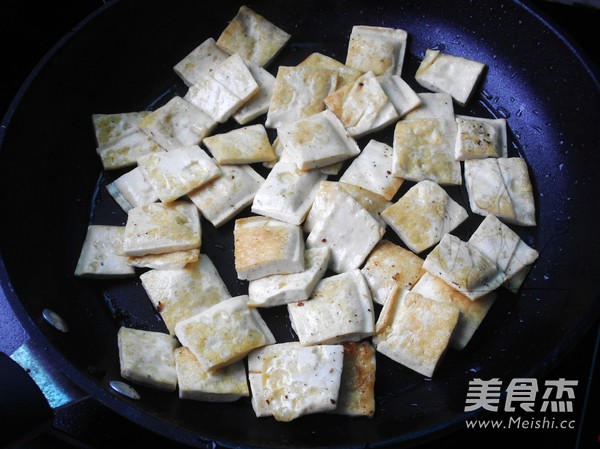 豆干炒腊肉的做法