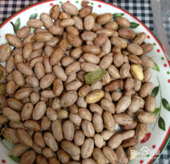 蒜香花生米的做法