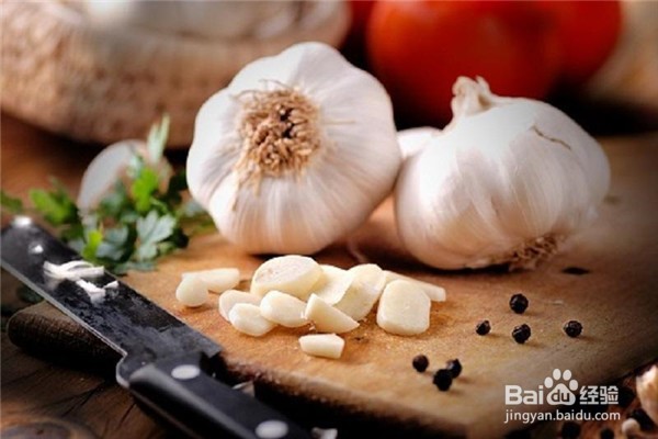 大蒜不适宜哪些食品同食，不适宜哪些人群