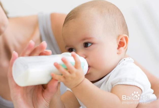 宝宝夏天总是起痱子怎么办?