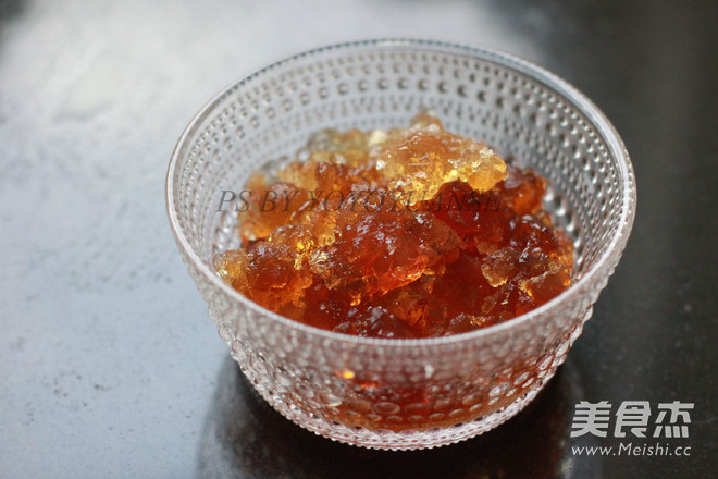 桃胶银耳雪梨羹