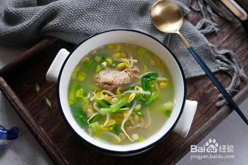 黃豆芽大骨湯