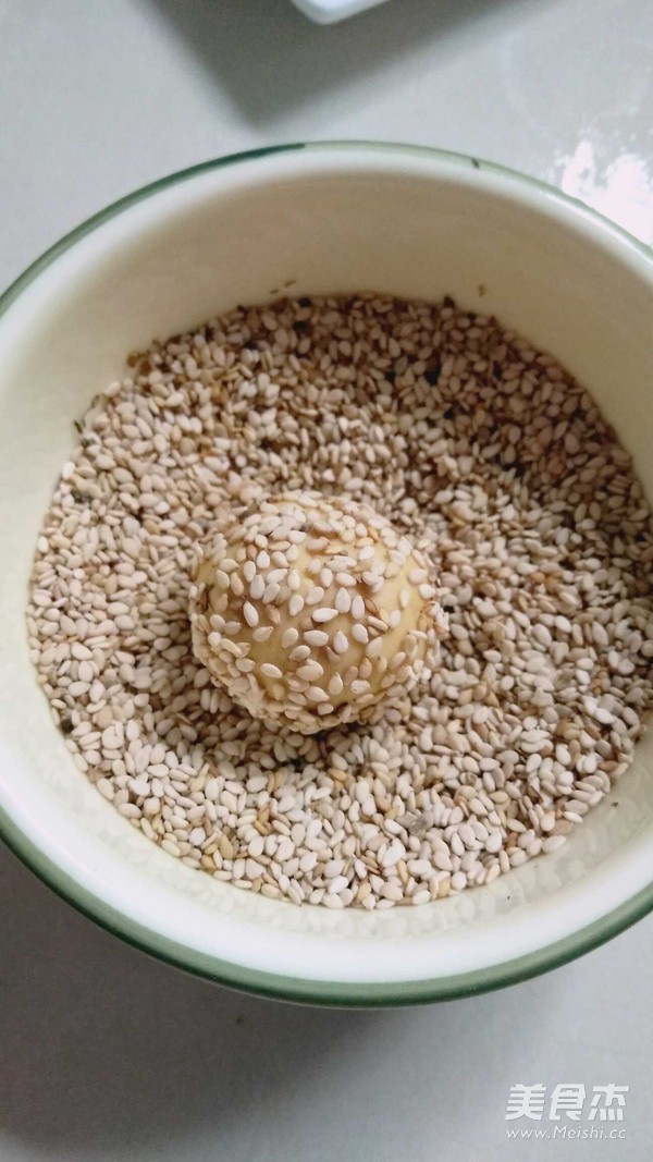 红薯芝麻球的做法