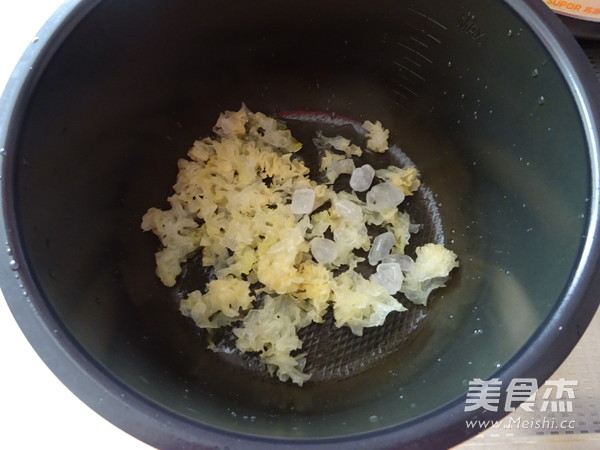 紫薯银耳羹的做法