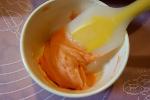 豆沙苹果花纸杯蛋糕