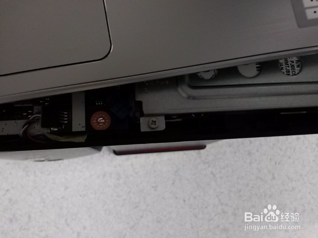 如何更换笔记本电脑硬盘