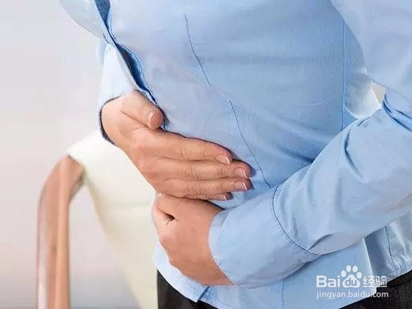 颈椎酸疼难忍,一个小动作就能治