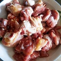 鸡腿肉炖土豆的家常做法