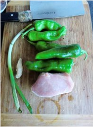 【年夜饭】青椒炒肉丝家常菜的做法