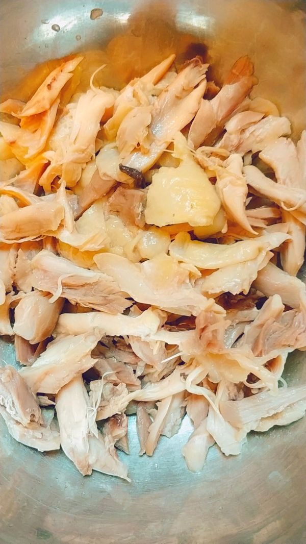 手撕柠檬鸡腿肉