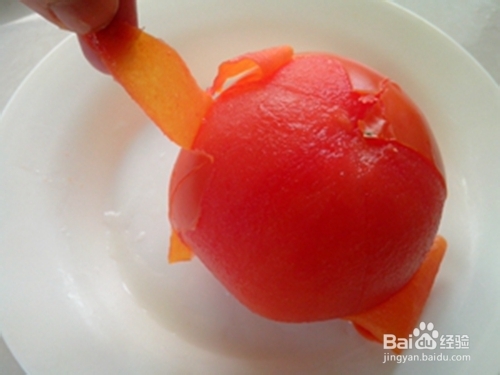 轻松几步剥番茄皮:茄汁藕丁