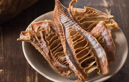 笋干表面的白霜能吃吗