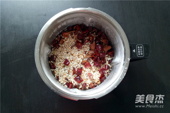 自制香辣蒸肉米粉