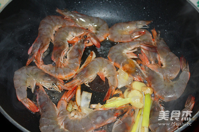 饭店靠大虾的做法