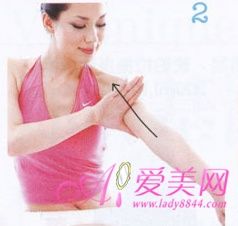 怎样通过简单按摩瘦手臂瘦腰瘦大腿