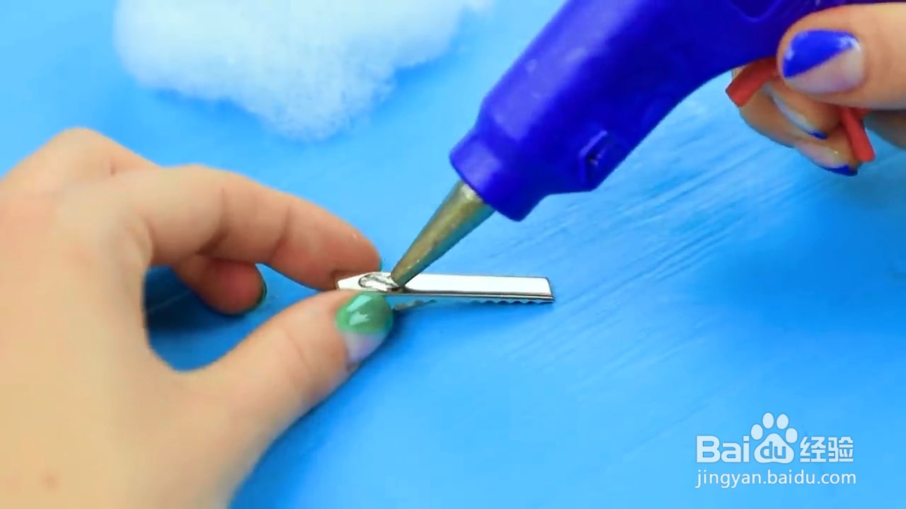 一款粉色头发的云朵发夹，夹头发上超美的