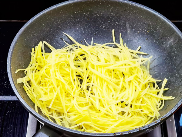 榨菜土豆炒肉丝