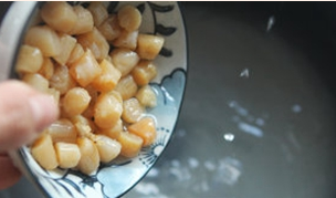 瑶柱鸡丝粥的做法