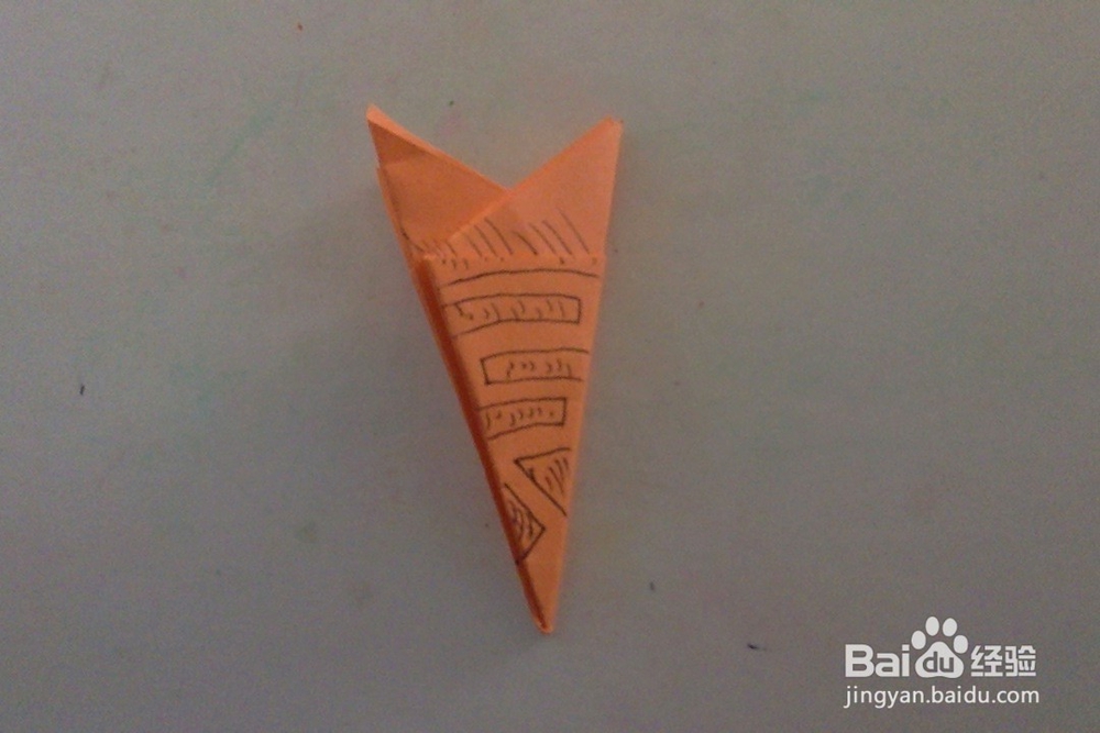 怎么剪圆形窗花？边框六角星