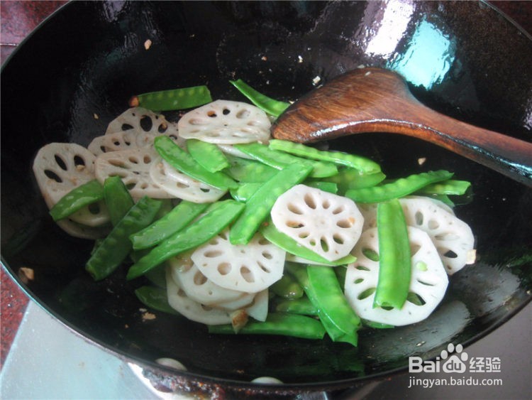 藕片清炒炒荷兰豆