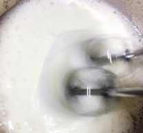 六寸菠菜汁戚风蛋糕的做法