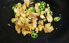 怎么做蒜香鸡腿