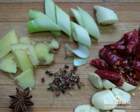 如何做出美味的魔芋烧鸭